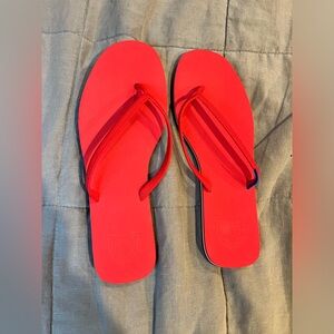 NWT Rothy’s Original Flip Flop Sandals Firecracker Red Size 9